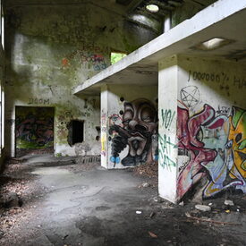 Bunkerwelt der ehemaligen Sprengstoffwerke der DAG im Herrenwald Stadtallendorf