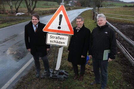 Erster Kreisbeigeordnete Marian Zachow, Bürgermeister Peter Kremer und Erster Stadtrat Armin Becker (v. li.)